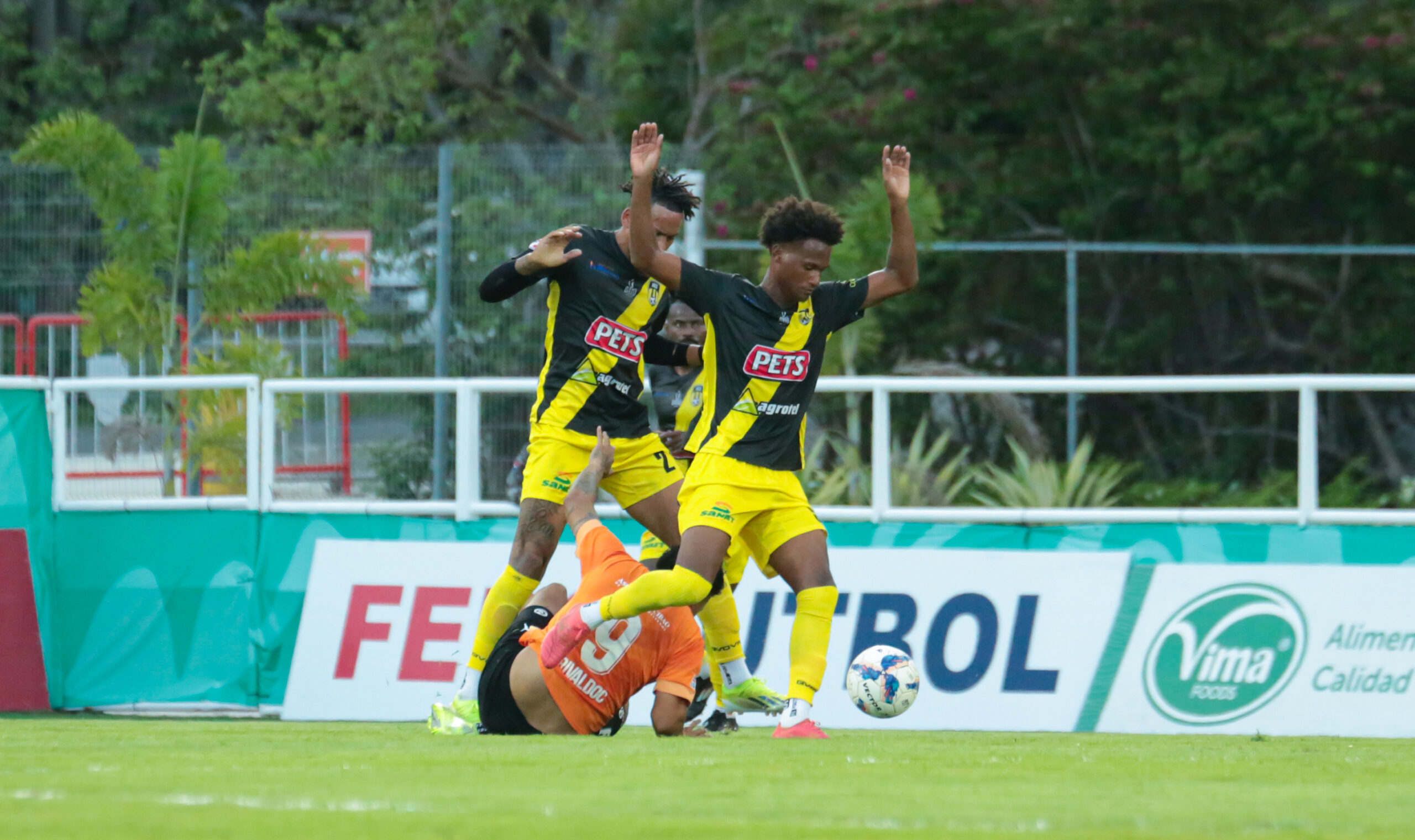 Cibao FC advances to the final of the Copa LDF 2025 after a tie with MOCA FC | De Último Minuto English