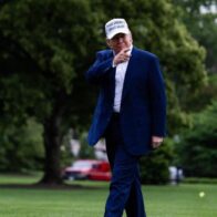 Trump considers withdrawing another $3 billion in subsidies to Harvard | De Último Minuto English