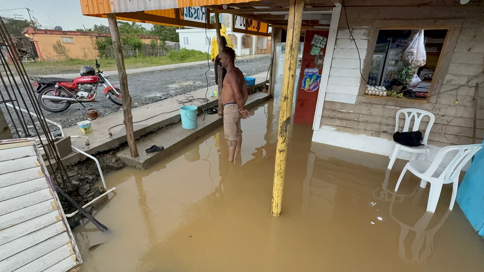 Flooding affects homes in Sabana Grande de Boyá; residents blame poorly executed works | De Último Minuto English