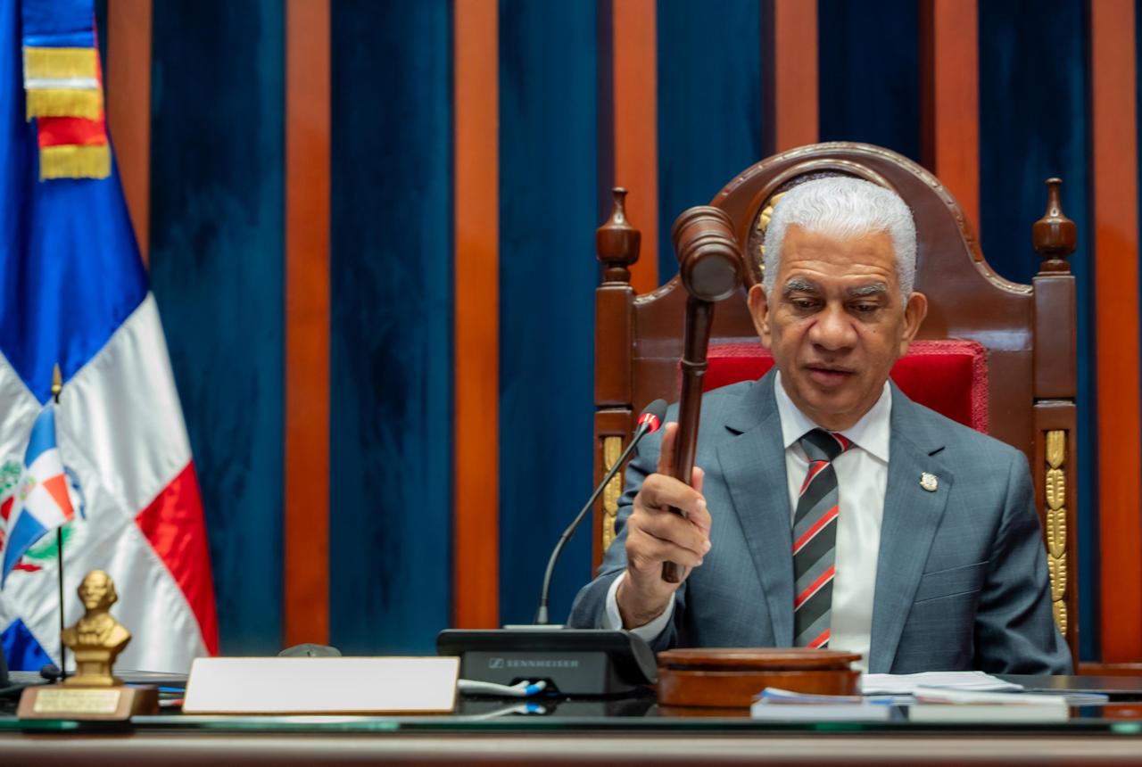 Senate approves and declares law that provides for the merger of Treasury and Economy | De Último Minuto English