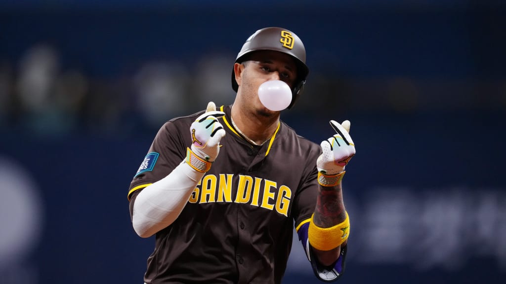 Manny Machado leads Padres' victory with key home run in Atlanta | De Último Minuto English