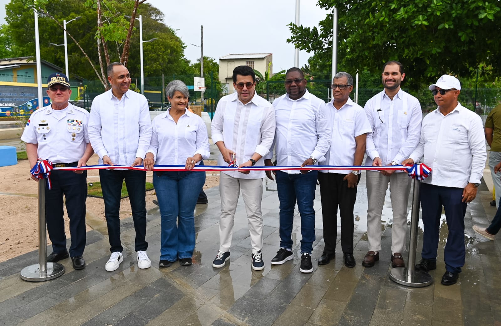 David Collado delivers renovated Marcelino Marte "Canito" Plaza, in Guayacanes | De Último Minuto English