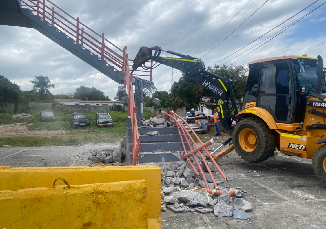 Following a report by Bajo el Foco, remodeling of Las Américas bridges begins | De Último Minuto English