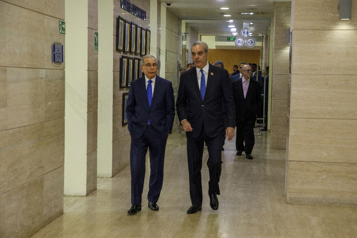 Abinader will visit Danilo Medina tomorrow to continue dialogue on the crisis in Haiti | De Último Minuto English