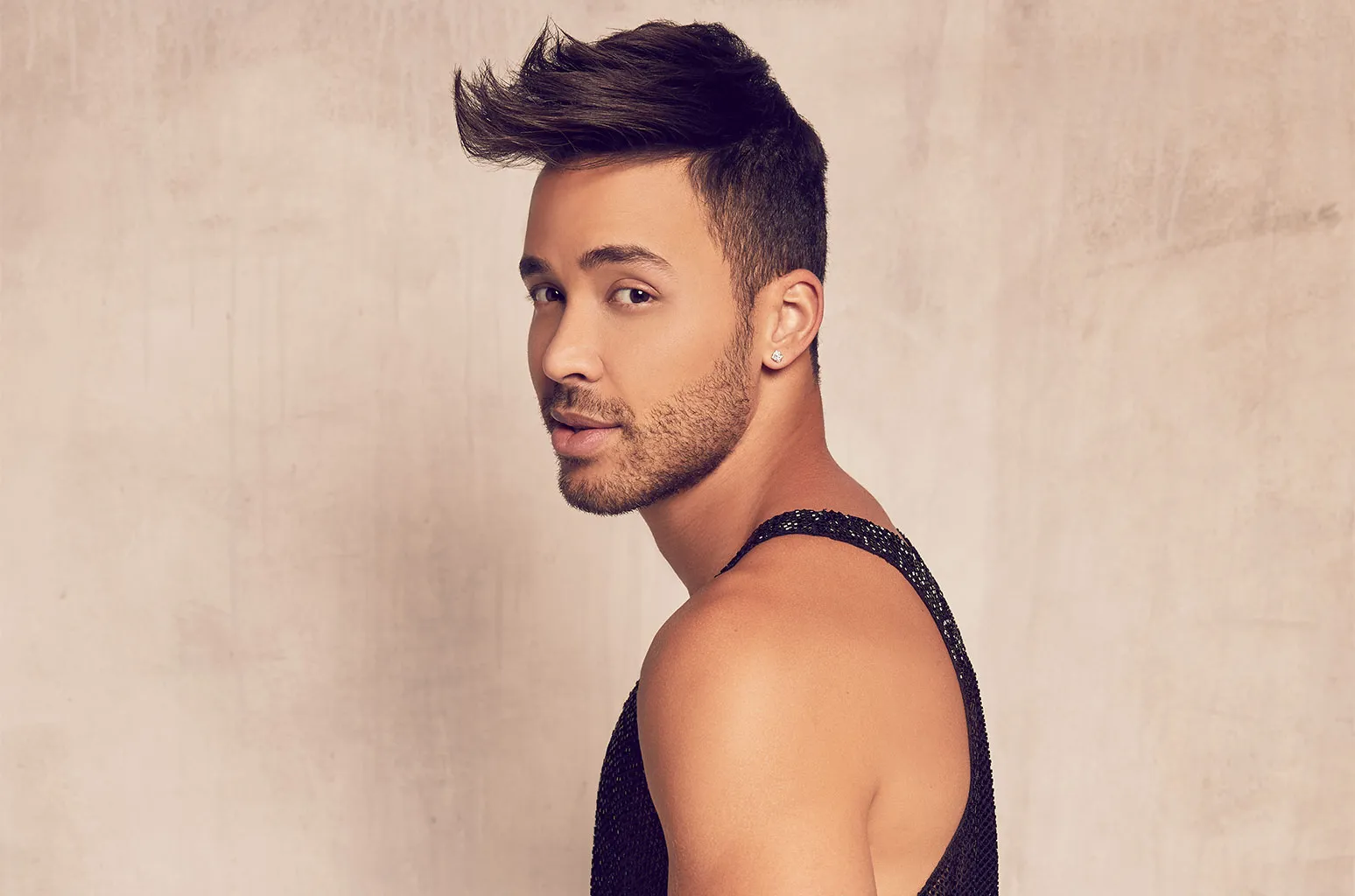 Prince Royce raises his voice in defense of immigrants | De Último Minuto English