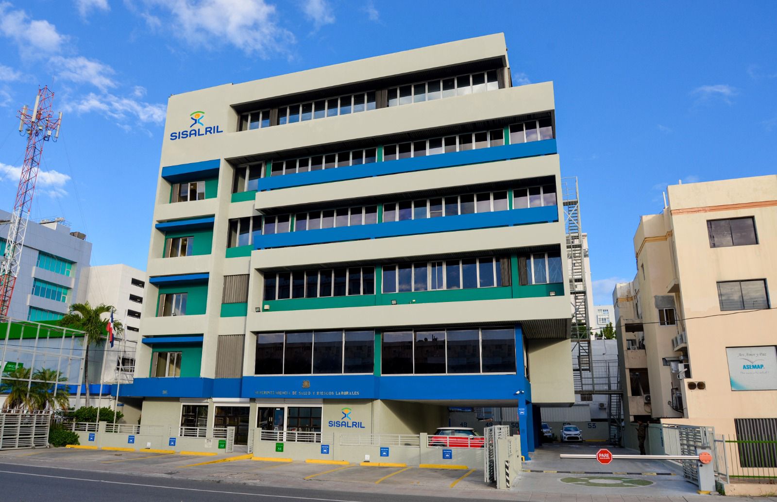 Superintendency defends payments to ARS based on affiliates' profiles and ages | De Último Minuto English