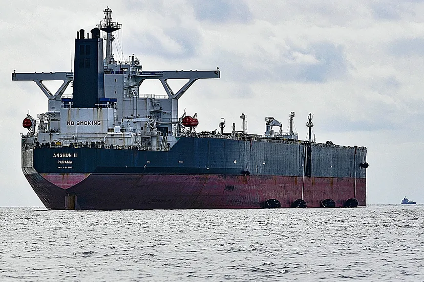 Putin prohibits foreign ships from docking at Russian ports without FSB permission | De Último Minuto English
