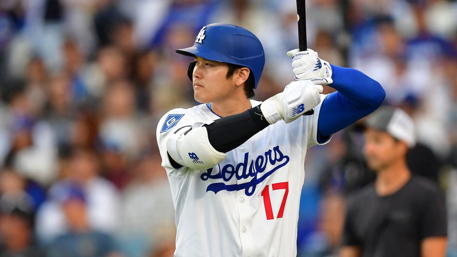 Ohtani reaches five consecutive seasons with at least 30 home runs | De Último Minuto English