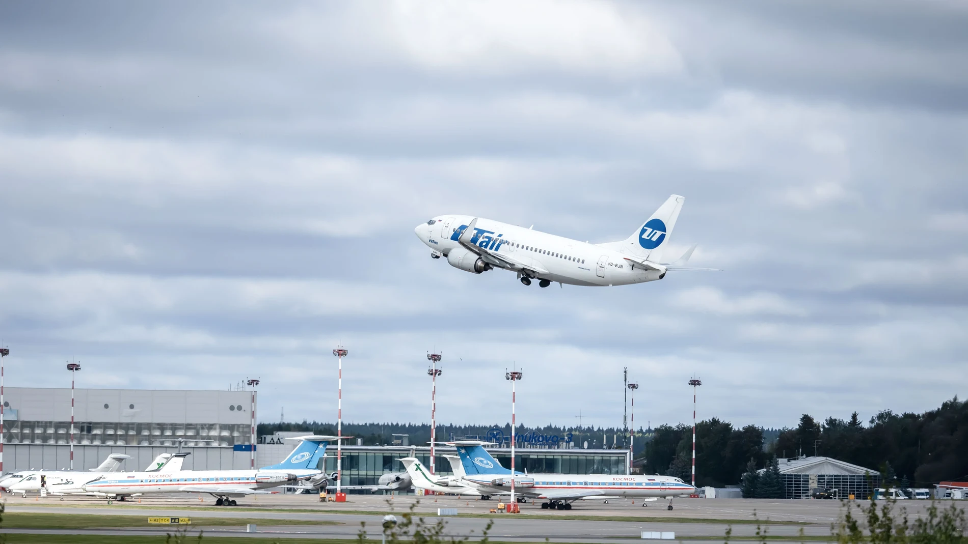 More than 110 flights canceled in a day in Moscow and St. Petersburg due to drone attacks | De Último Minuto English