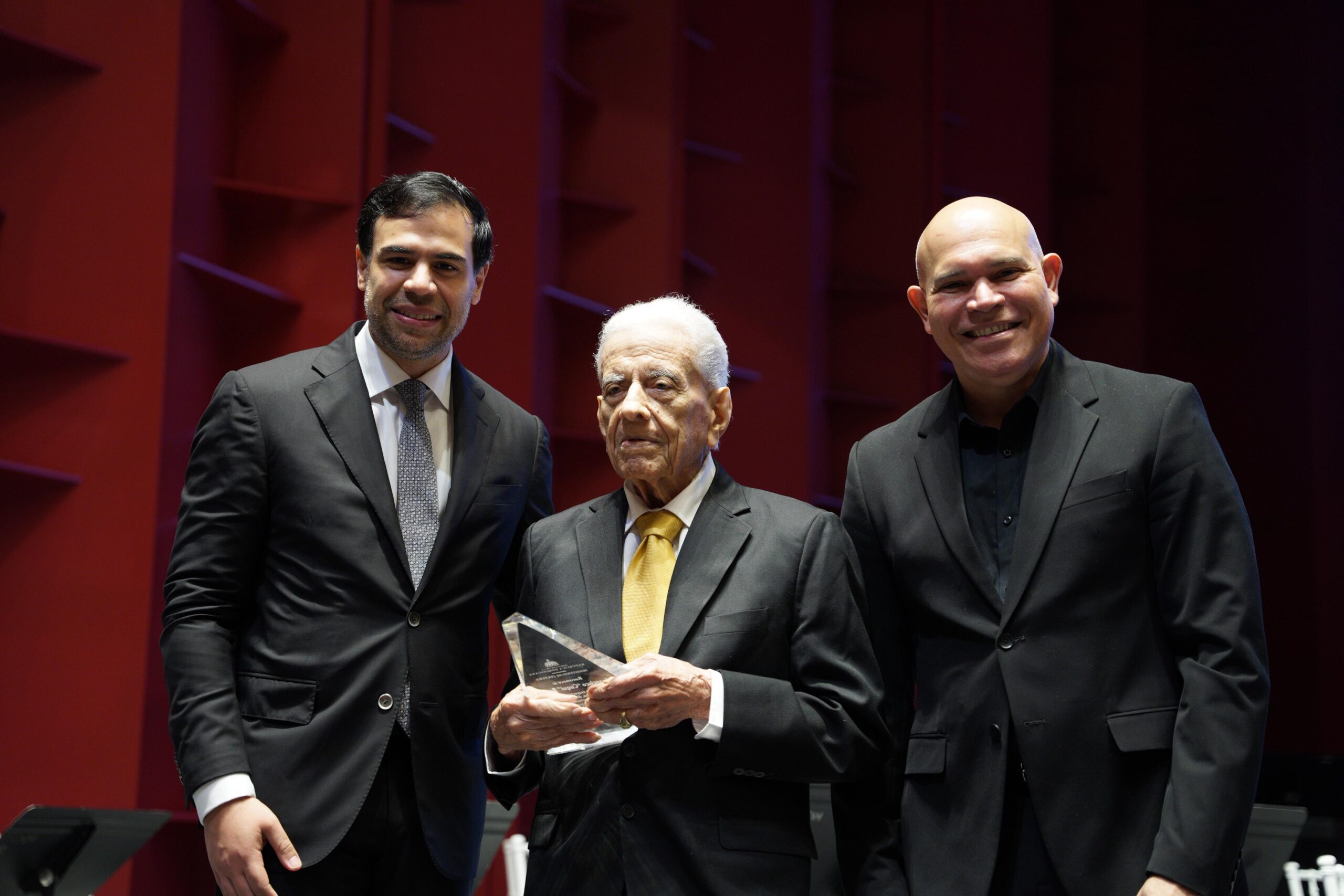 Ministry of Culture pays tribute to Dominican parents with artistic merits | De Último Minuto English