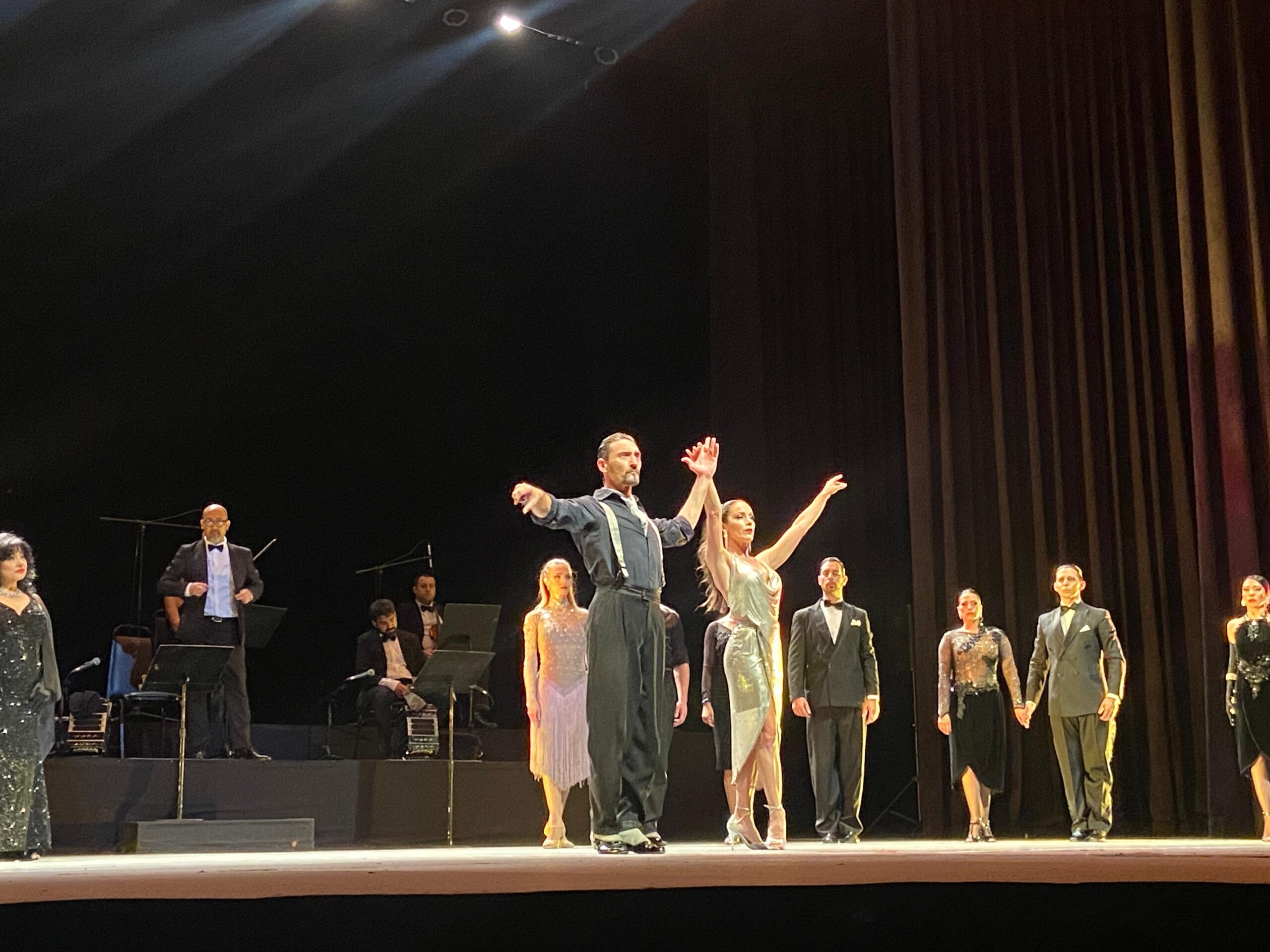 A night of virtuosity and passion: “Forever Tango” flourishes at the National Theater | De Último Minuto English