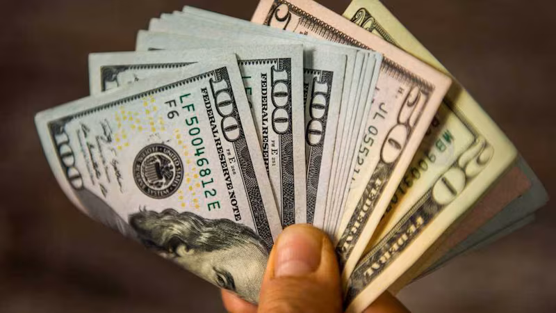 Trump's tax plan will impose a 1% tax on cash remittances | De Último Minuto English