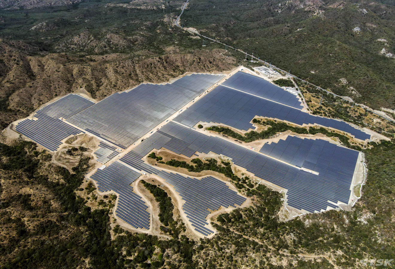 AES Dominicana and TotalEnergies Renewables team up for the development of renewable energy in the DR | De Último Minuto English