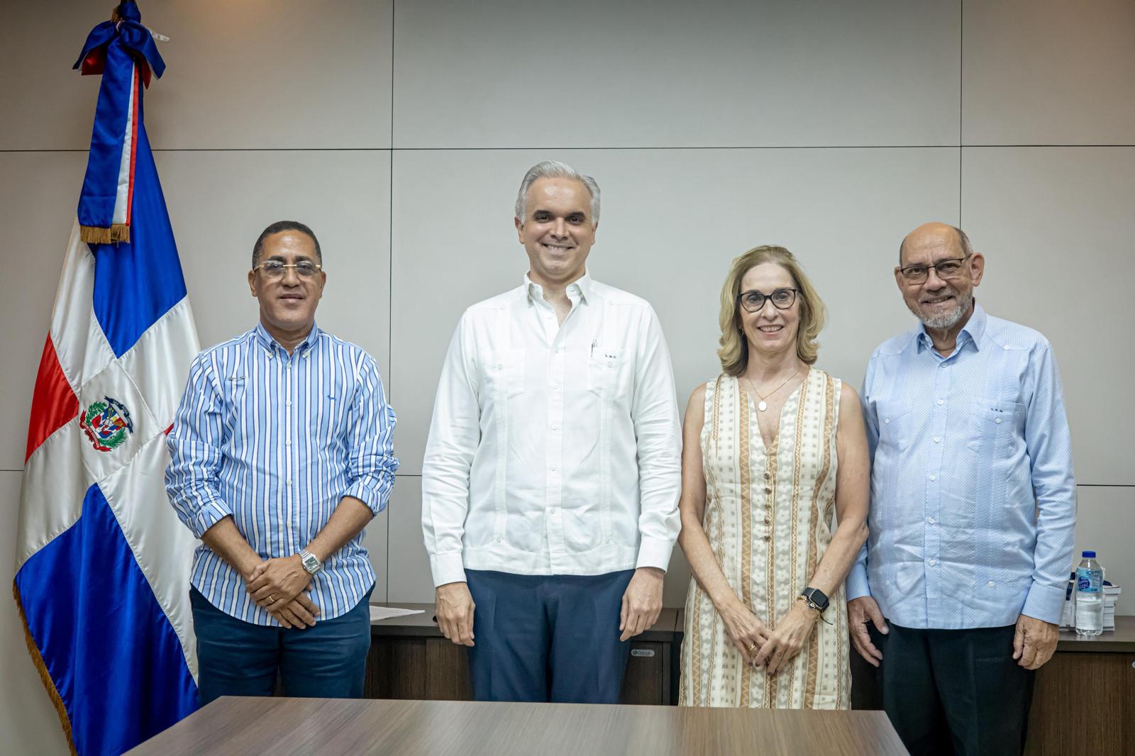 Onesvie and UNESCO explore implementation of the second phase of the BERLAC program in DR | De Último Minuto English