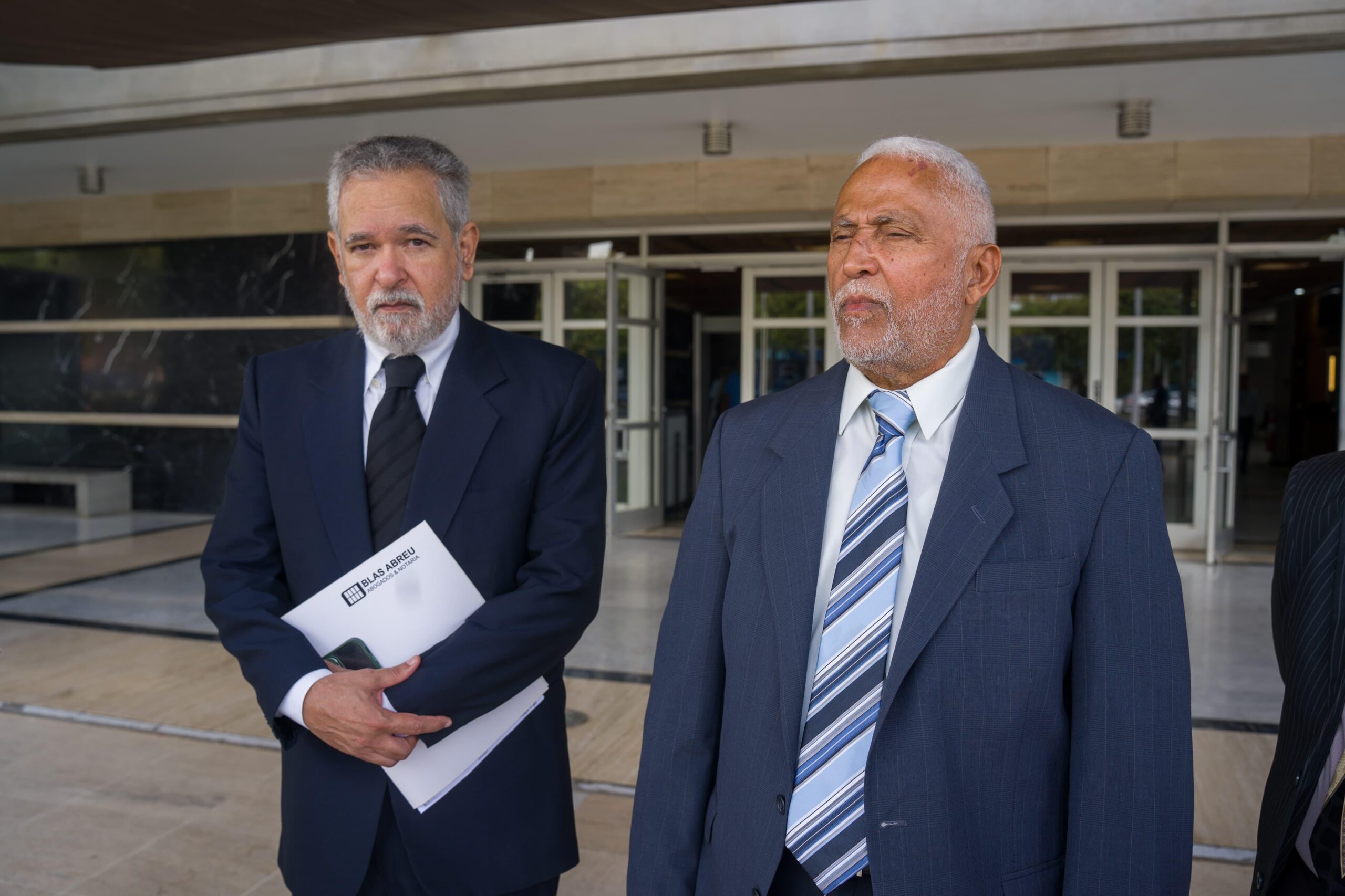 Businessman Denounces Million-Dollar Scam in Bávaro Real Estate Project | De Último Minuto English