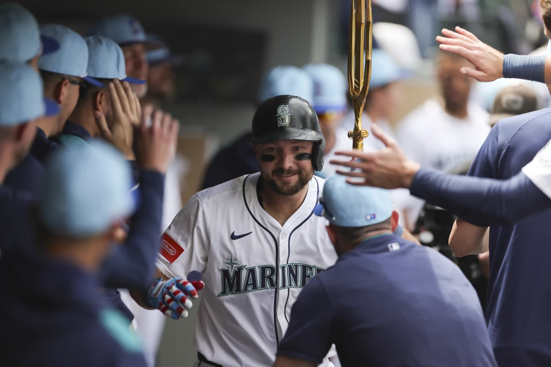 Cal Raleigh ties Ken Griffey Jr.'s record with 35 home runs before the All-Star Game | De Último Minuto English