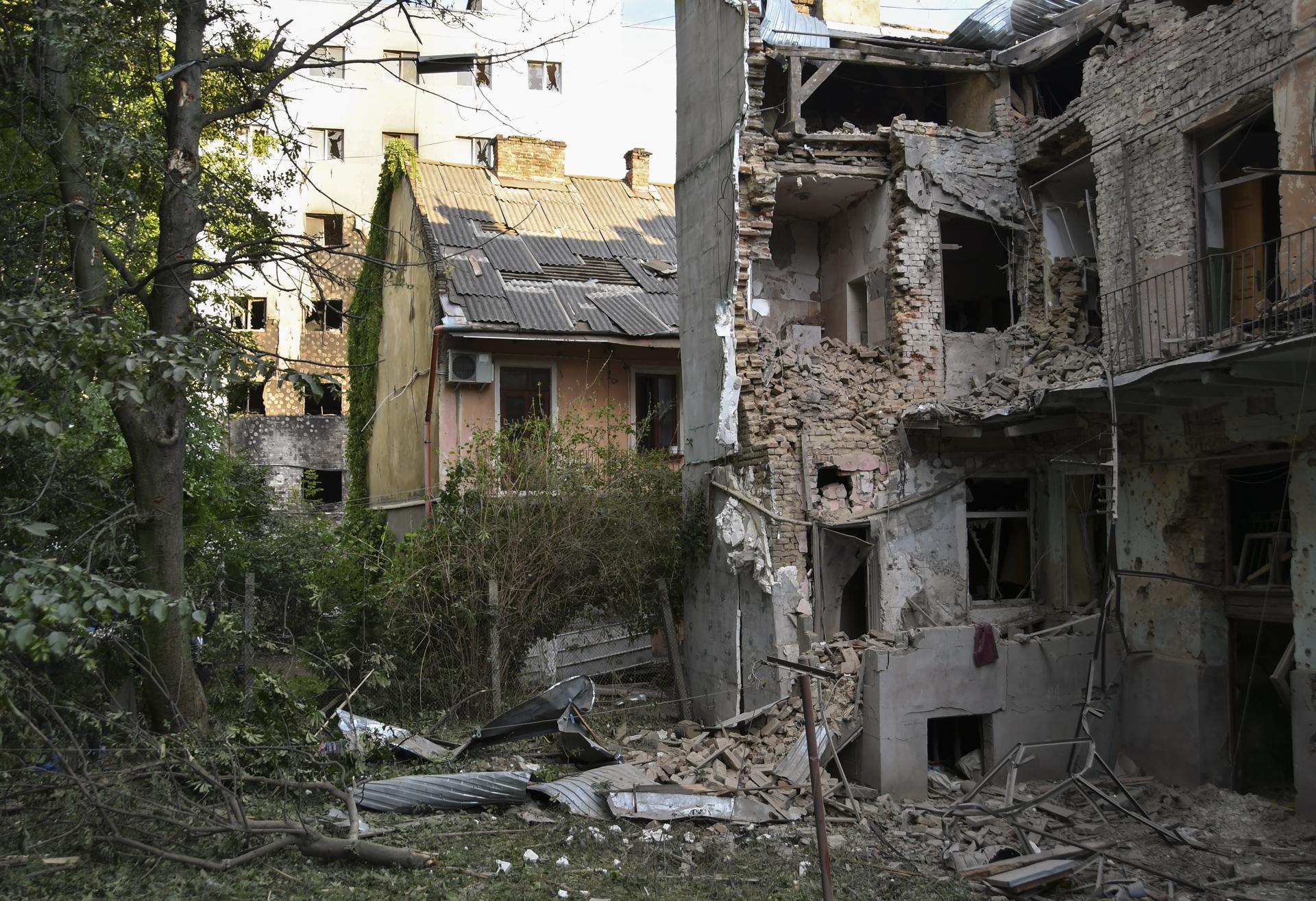 At least two dead in a new massive Russian attack against Ukraine, especially the west | De Último Minuto English