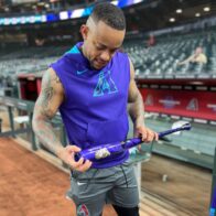 Ketel Marte receives emotional bat in honor of his deceased mother | De Último Minuto English
