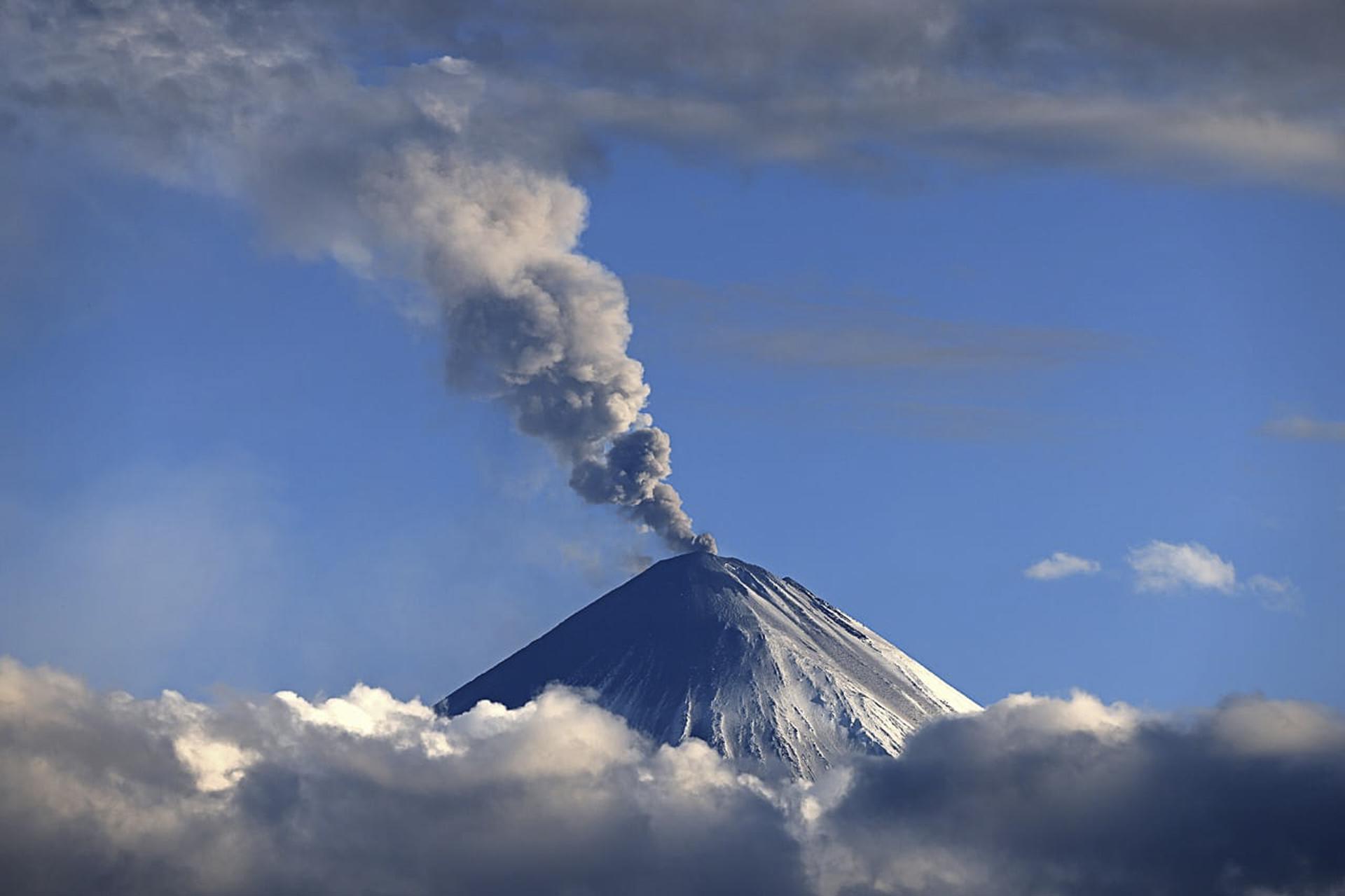 Up to seven volcanoes awaken simultaneously after the Kamchatka earthquake | De Último Minuto English