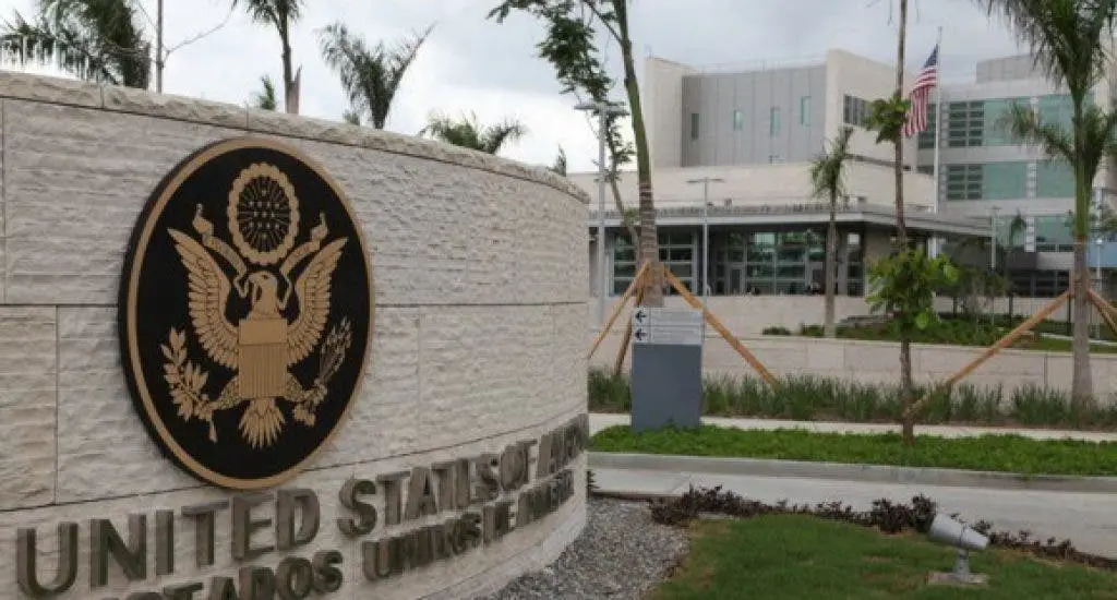 US Embassy in DR Denies Restrictions for Permanent Residents | De Último Minuto English