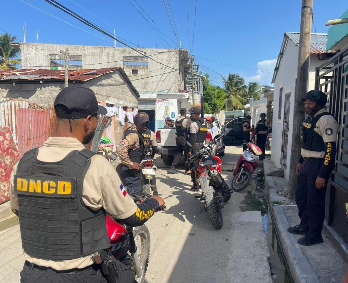 DNCD conducts operation against micro-trafficking and seizes more than 141,000 grams of different narcotics | De Último Minuto English