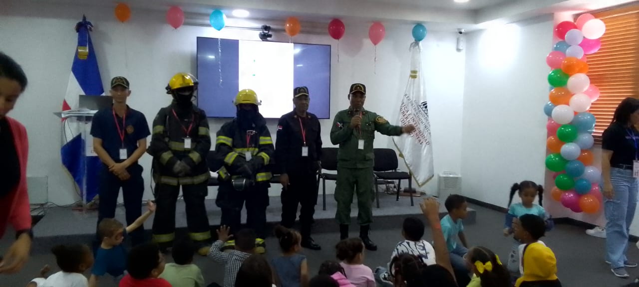 SD North Firefighters inspire children in "Fun Summer 2025" | De Último Minuto English