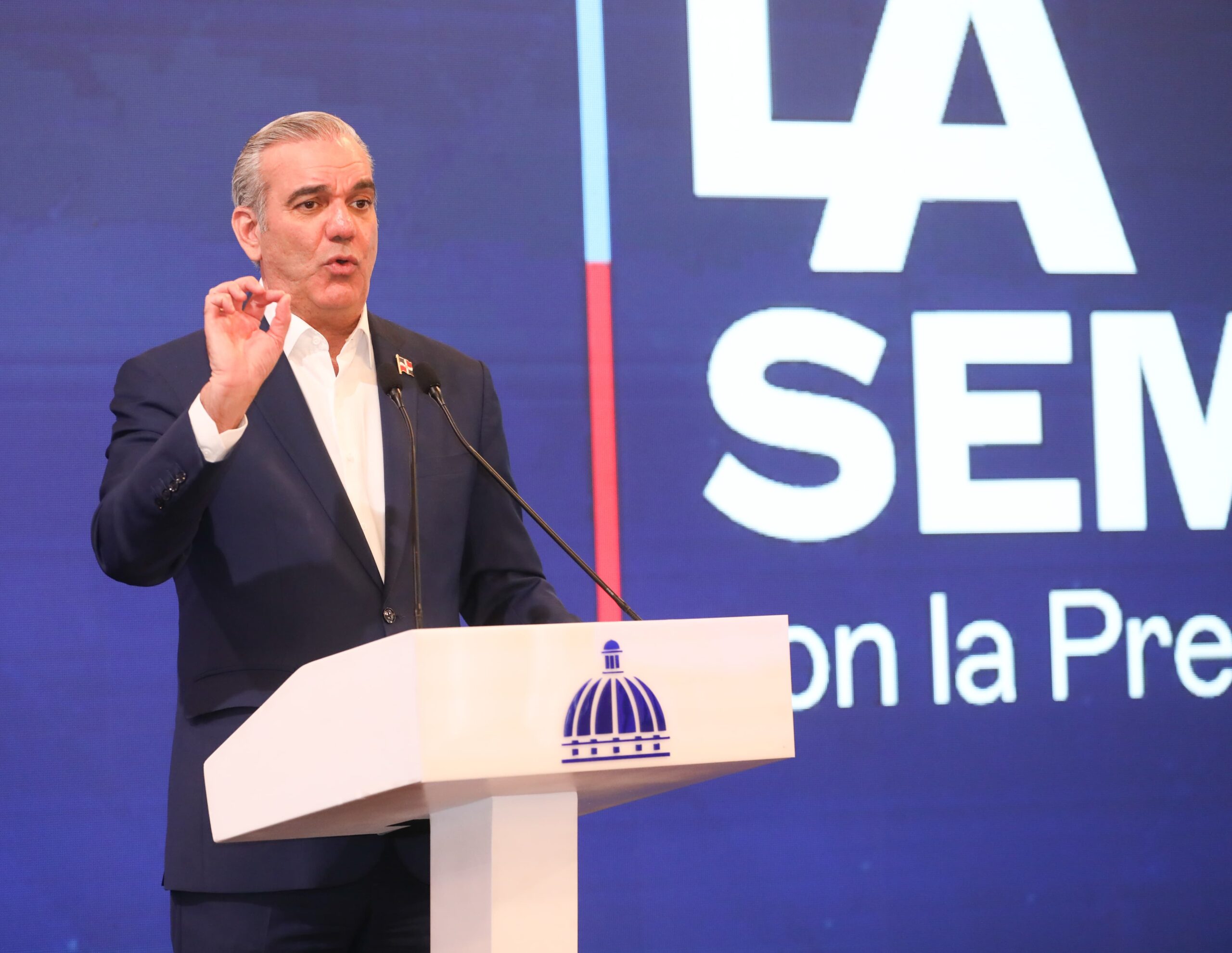 Abinader says the Edes deficit is the "biggest challenge" for his Government | De Último Minuto English
