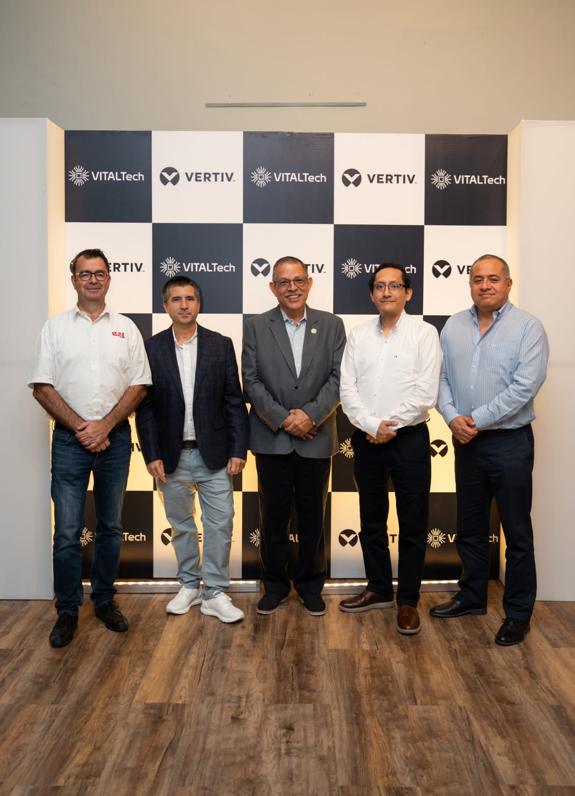 VITALTech Summit 2025 drives efficiency and reliability in data centers and telecommunications | De Último Minuto English