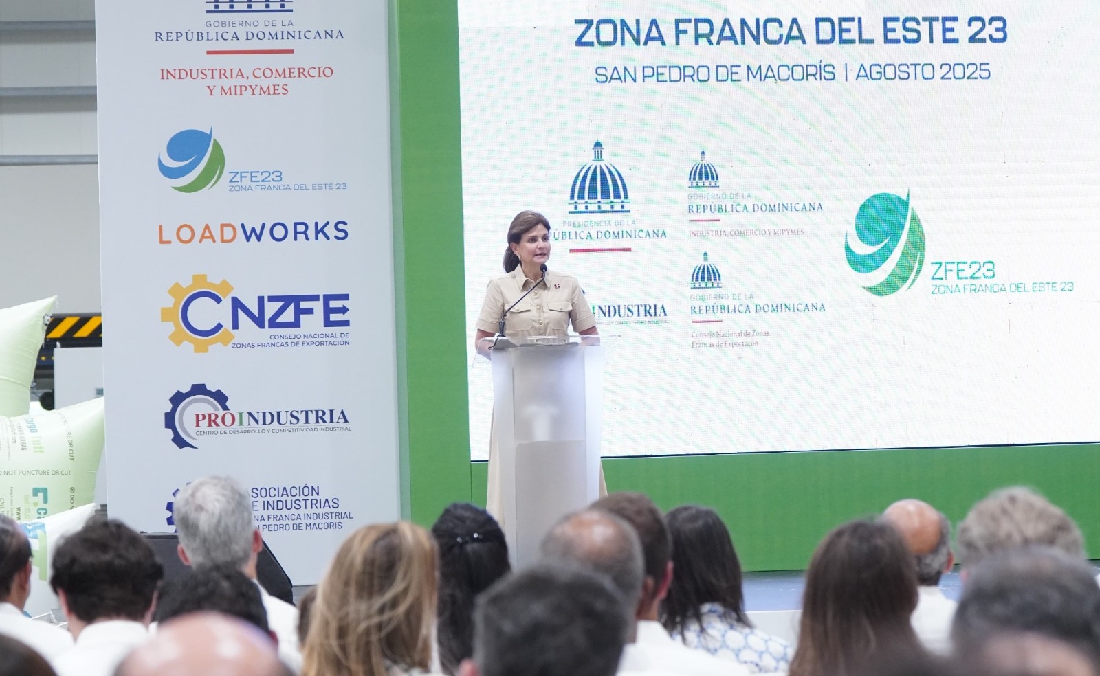 Vice President heads inauguration of two new warehouses in San Pedro de Macorís Free Zone administered by Proindustria | De Último Minuto English