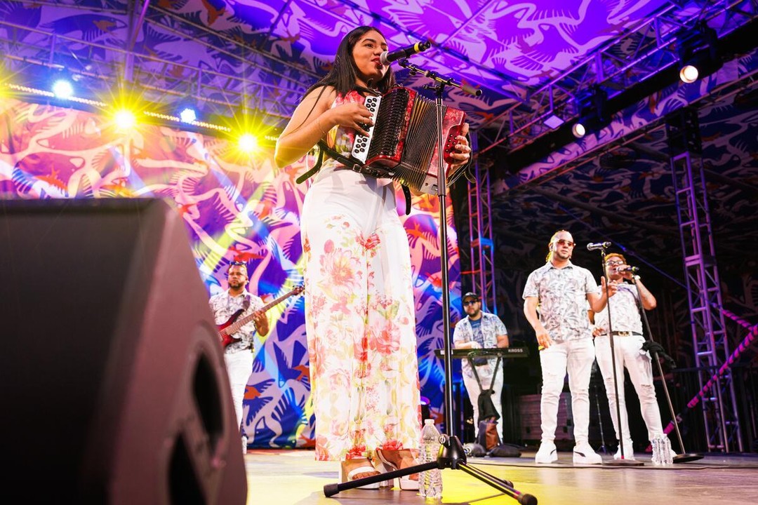 Nelly Swing presents merengue típico at Lincoln Center | De Último Minuto English