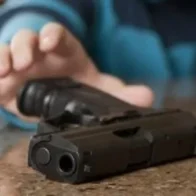 Three-year-old child dies after accidentally being shot by his parent | De Último Minuto English