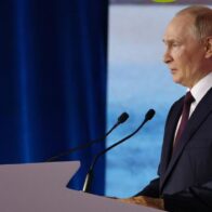 Putin will only negotiate with Zelensky in Moscow and rules out peacekeepers in Ukraine | De Último Minuto English