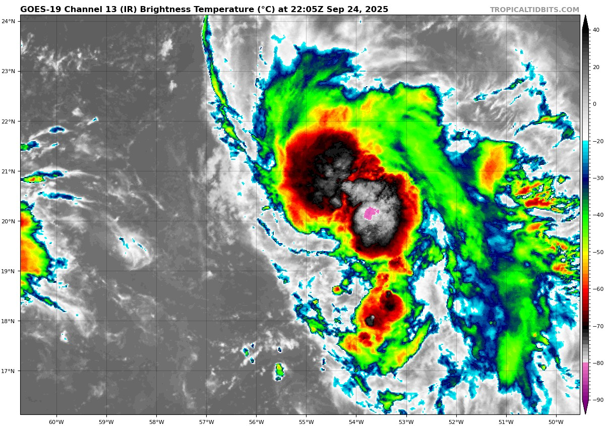 Hurricane Humberto strengthens in the Atlantic while Hurricane Gabrielle weakens | De Último Minuto English