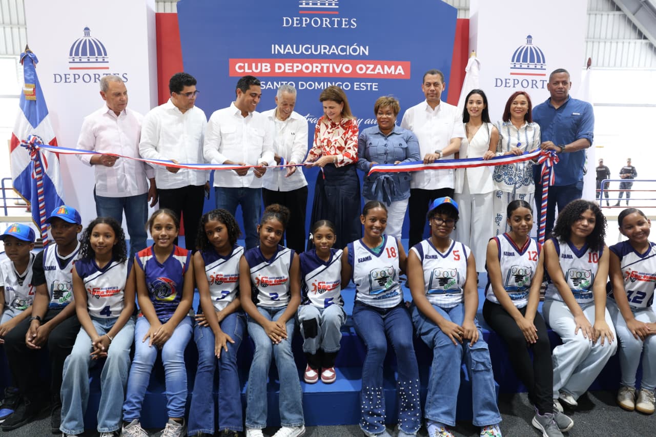 Ministry of Sports inaugurates Ozama club's roofing | De Último Minuto English