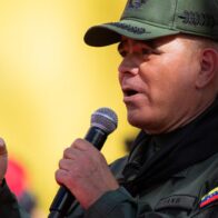 Defense Minister Denounces that the U.S. Conducts "Intelligence" Flights Against Venezuela | De Último Minuto English