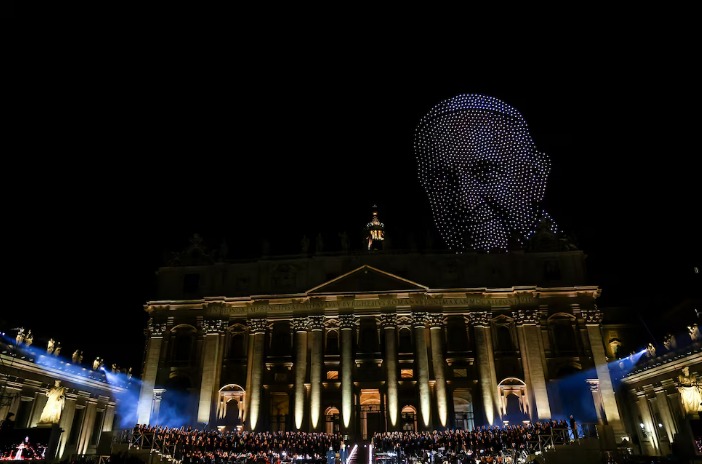 Drones, music and fraternity: emotional tribute to Francisco in the Vatican | De Último Minuto English