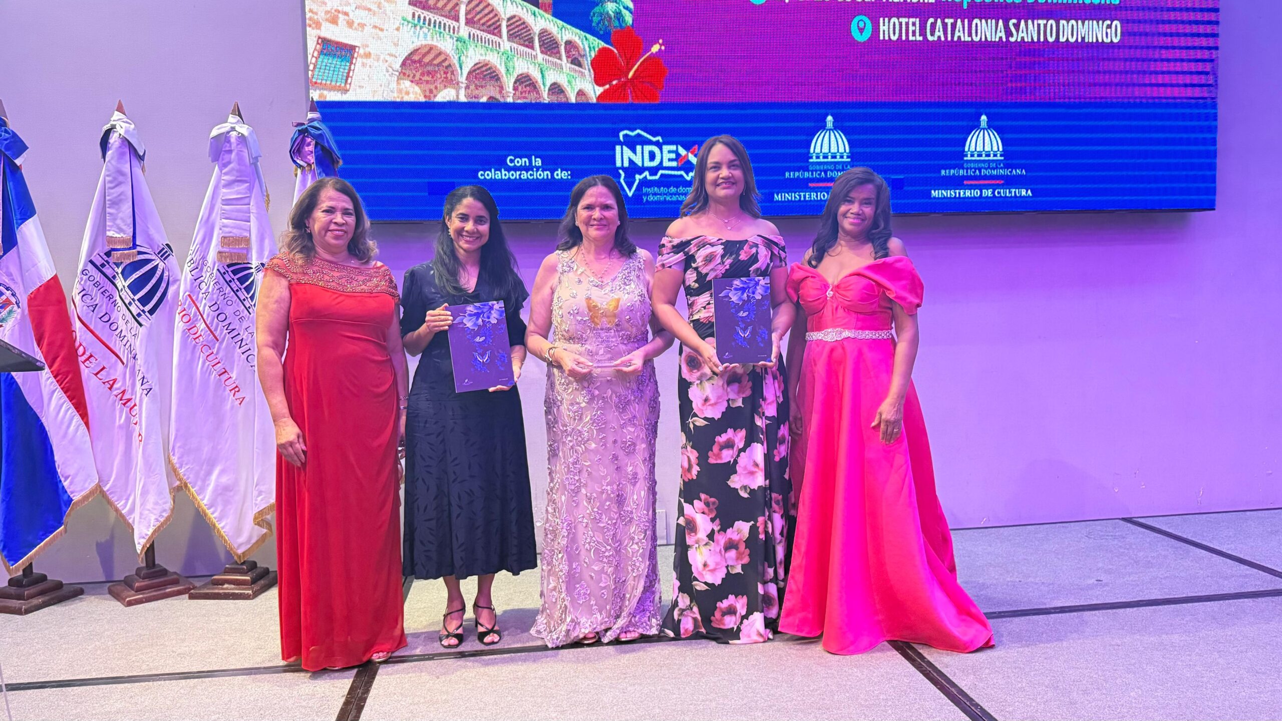 VI International Congress of High-Profile Women 2025 culminates with the signing of the "Sisterhood Pact" | De Último Minuto English