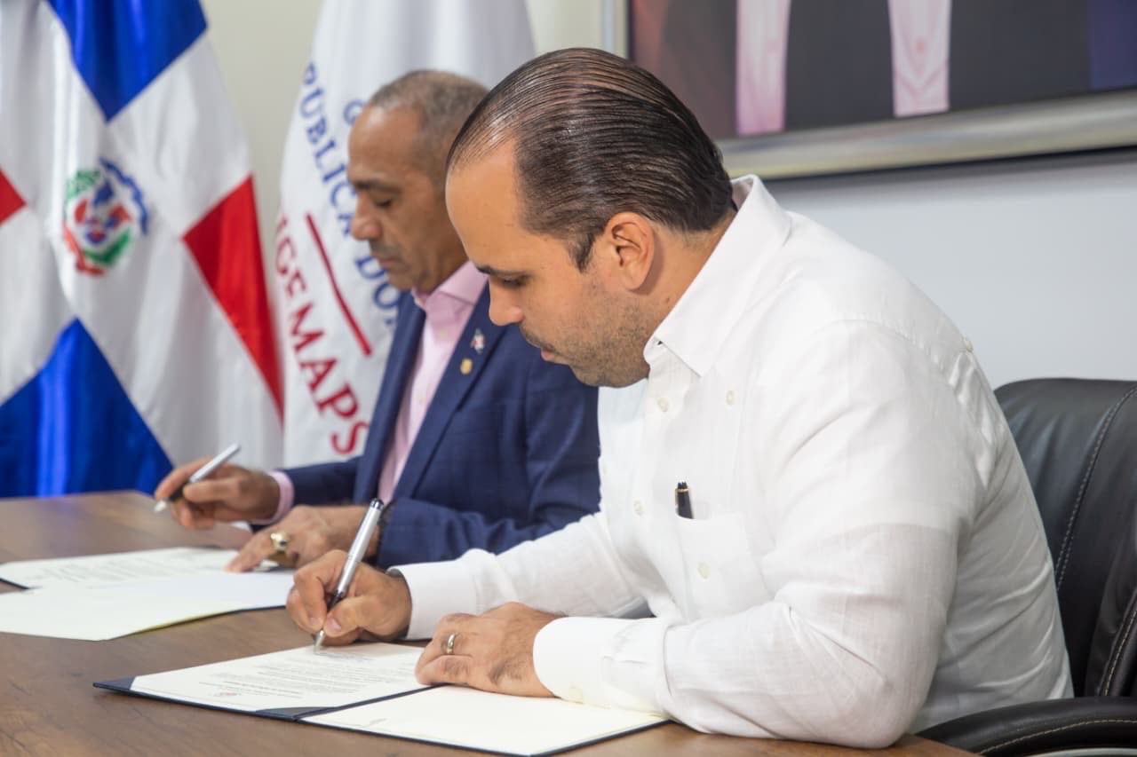 Institutions sign agreement to strengthen substance control and public health protection | De Último Minuto English