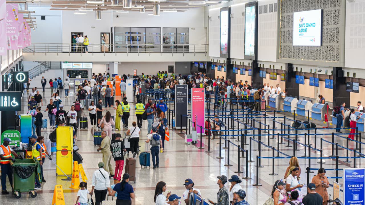 User complaints continue after blackout at the AILA | De Último Minuto English