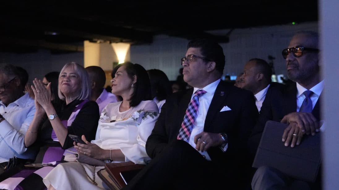 Santo Domingo Este Mayor Highlights Patriotic Value of the Bible in Commemorative Act | De Último Minuto English