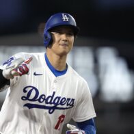 Shohei Ohtani will return to the mound with the Dodgers on Monday against the Rockies | De Último Minuto English