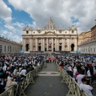 Karol G, John Legend and Bocelli, in a never-before-seen 'macro-concert' in the Vatican | De Último Minuto English