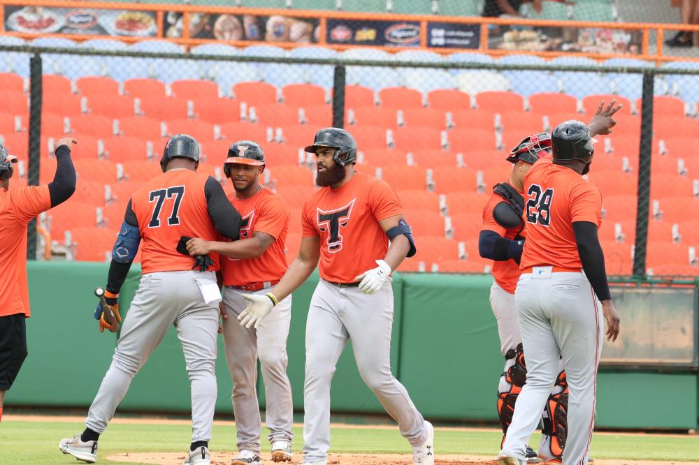 Toros del Este receive integrations in second week of training | De Último Minuto English