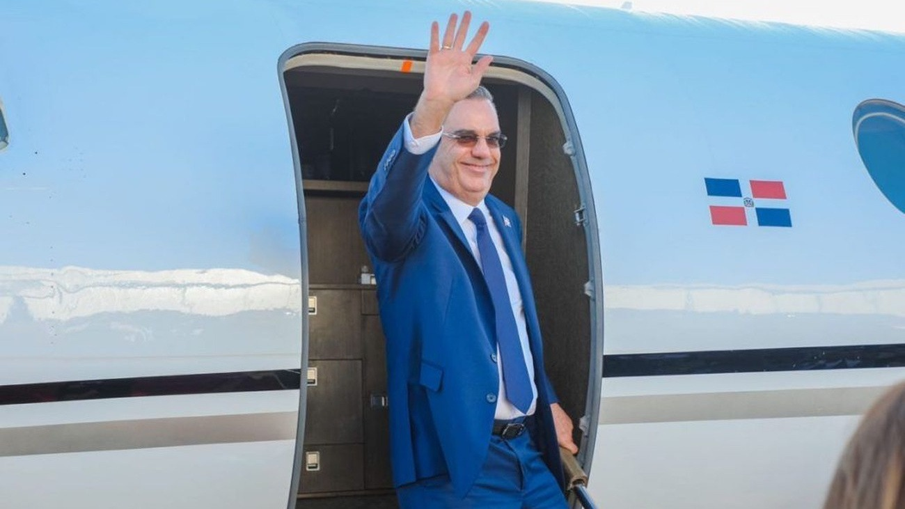 President Abinader goes to Mexico to fulfill family commitments | De Último Minuto English