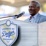 Licey Tigers present Manny Mota Award | De Último Minuto English