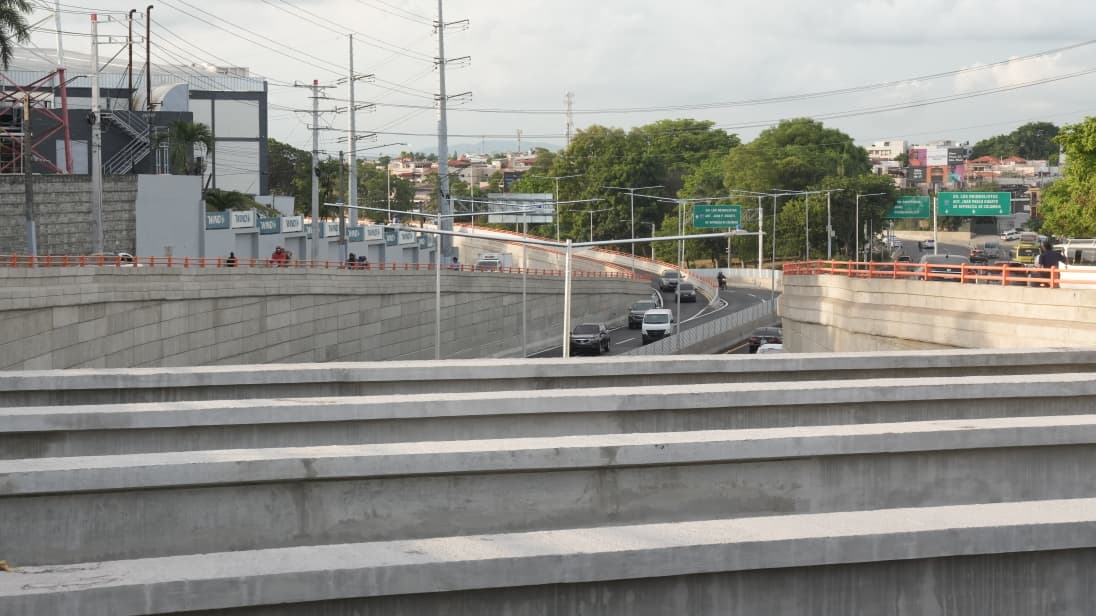 Citizens value the improvements in traffic after the inauguration of the overpass on Av. 27 de Febrero | De Último Minuto English