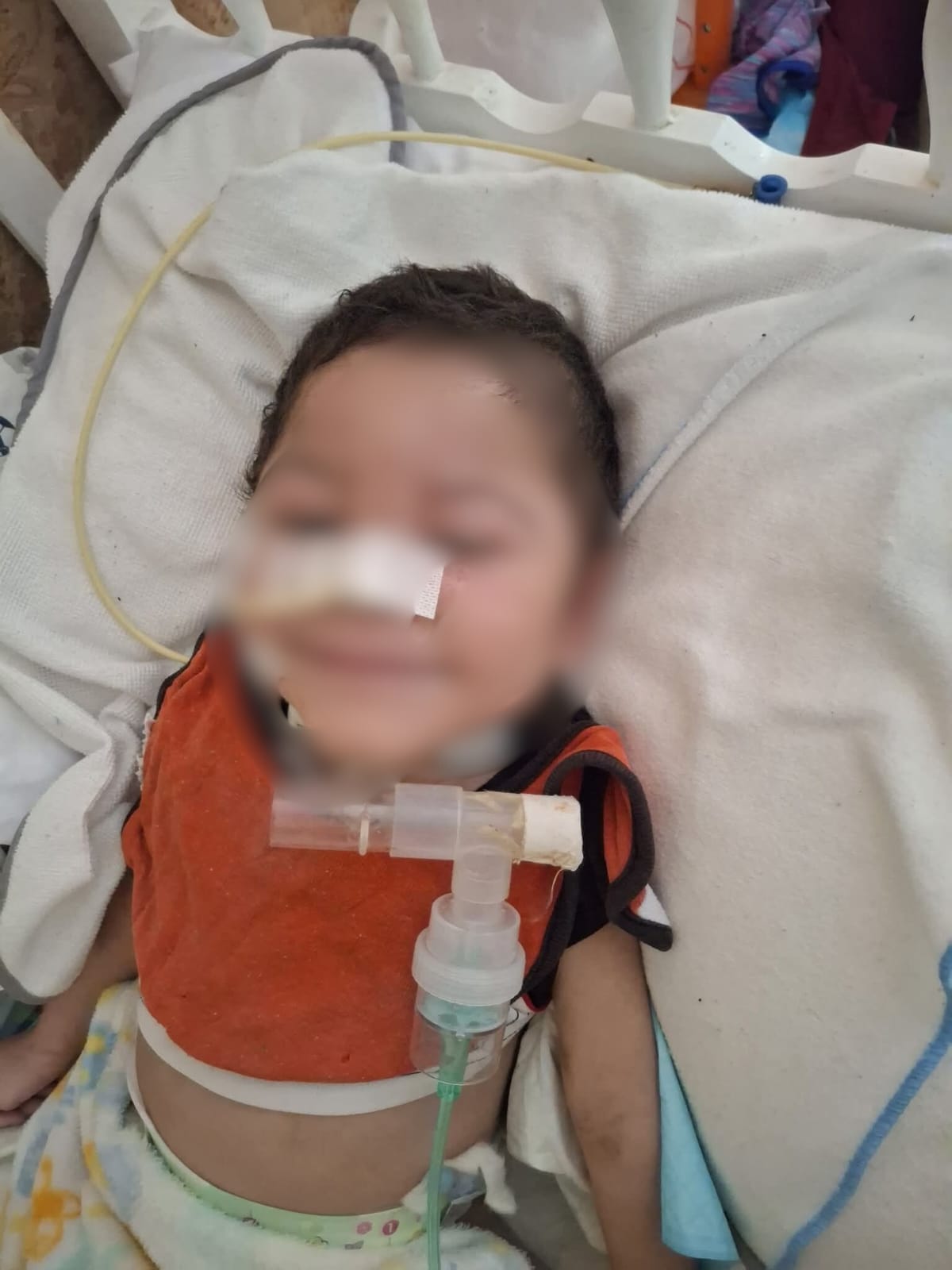 Unemployed doctor seeks help for her child with a disability and serious health complications | De Último Minuto English