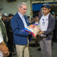 Abinader oversees food delivery to communities on red alert due to storm Melissa | De Último Minuto English