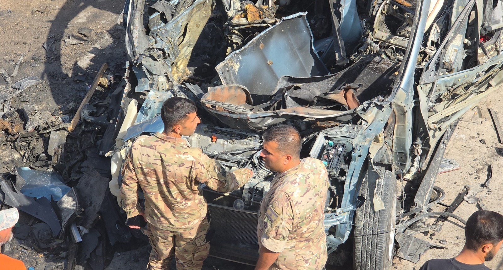 At least two dead and two injured in an Israeli attack against a vehicle in Lebanon | De Último Minuto English