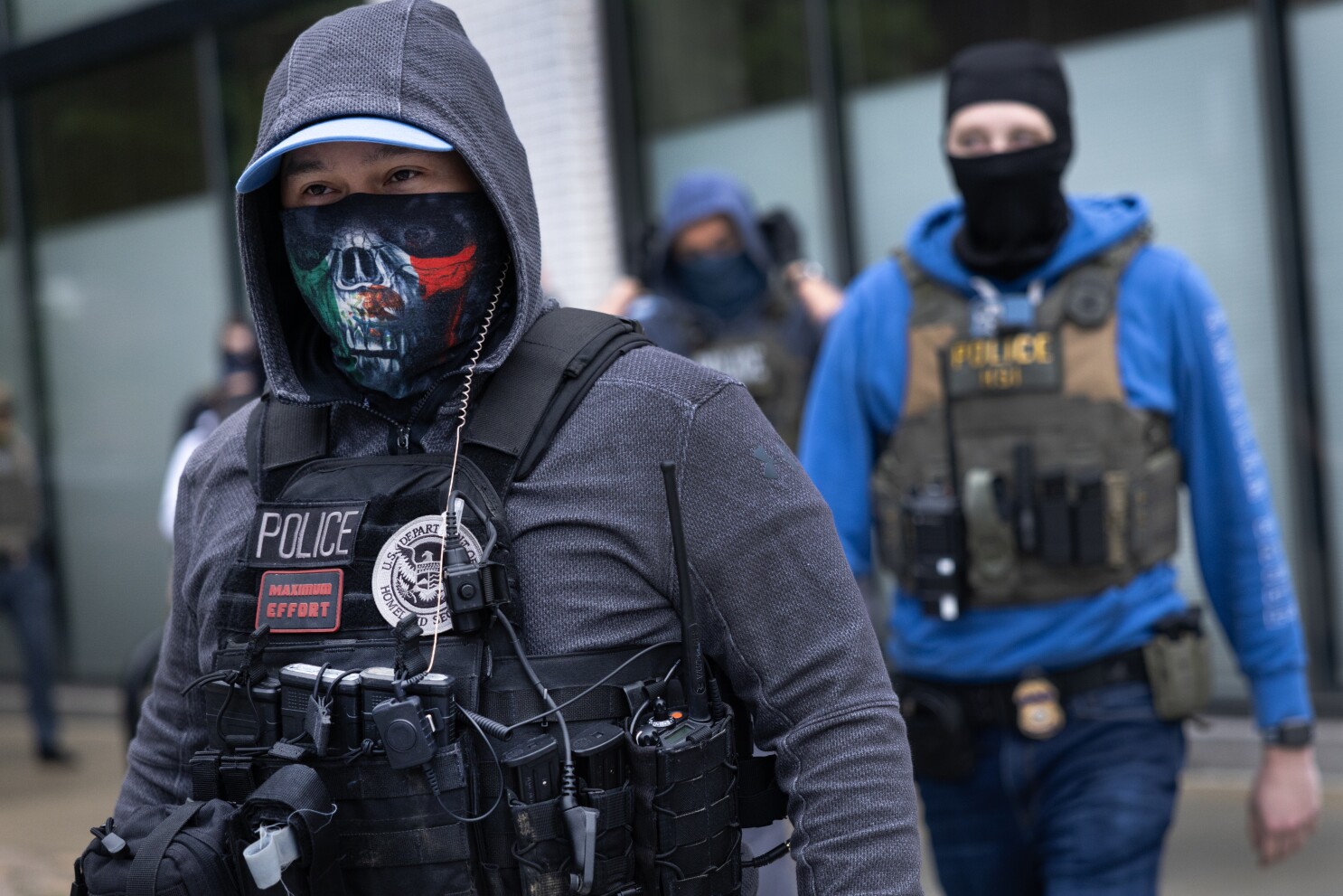ICE detains more than 40 people in Chicago during neighborhood operation | De Último Minuto English